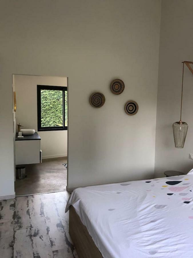 Guesthouse Proche Bordeaux إيزين المظهر الخارجي الصورة